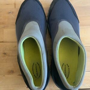 Merrell Men's Black and Gray Slip-On water shoes